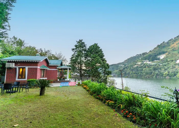 Saffronstays Gardens On The Lake - 2Br Pet & Elderly-Friendly Lakefront Villa With Lawns, Bonfire & Kitchenette Near Nainital Bhimtal